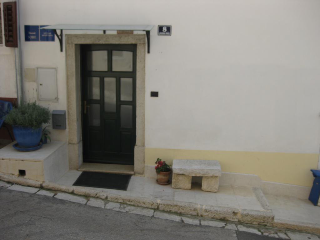 Apartment Roby Vrsar Rum bild